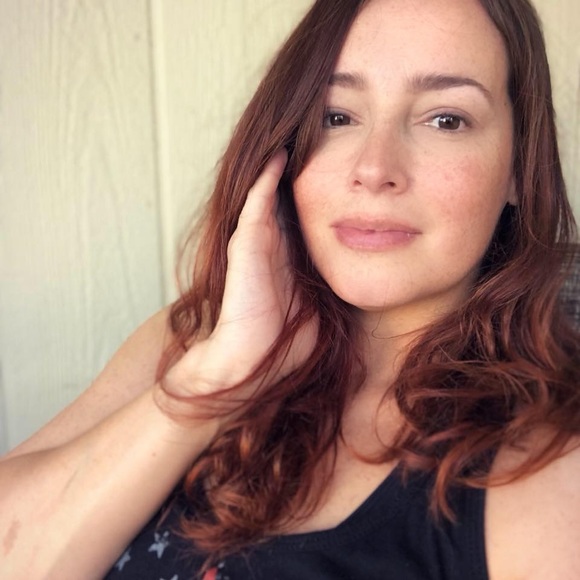 Meet your Posher, Lisa - Picture 1 of 4